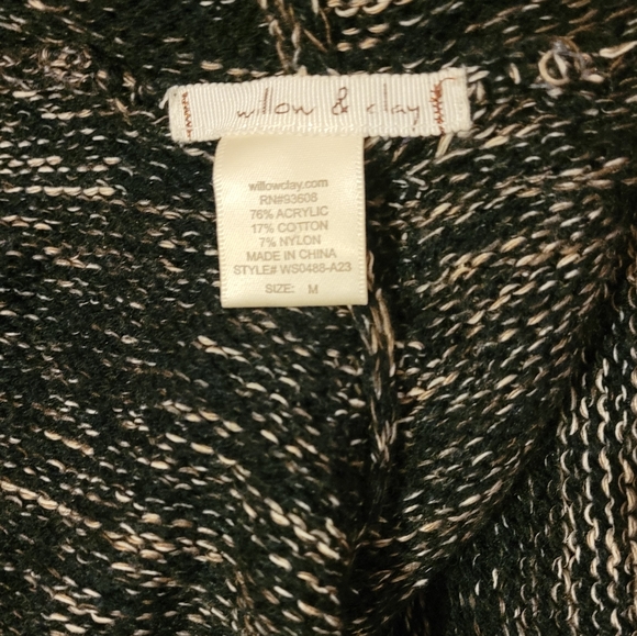 Willow and Clay hooded poncho - Picture 3 of 4